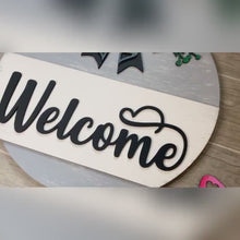 Load and play video in Gallery viewer, Interchangeable Bow Welcome Sign File SVG, Glowforge Door Hanger, LuckyHeartDesignsCo